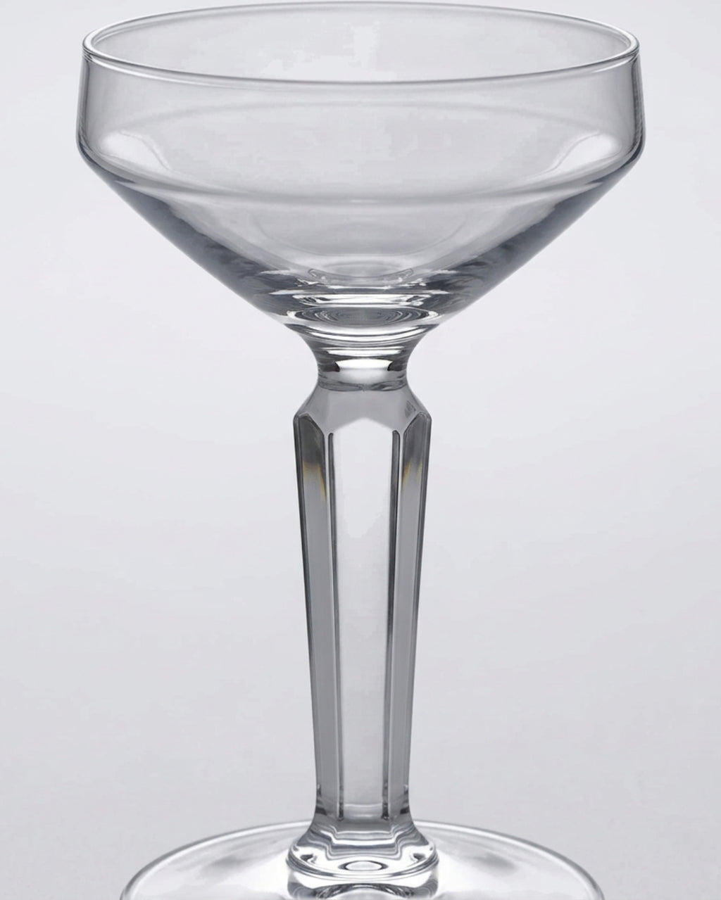Xplvc Angular-Bowl Crystal Red Wine Glass Set of 4 Clear 16 oz - Detail view
