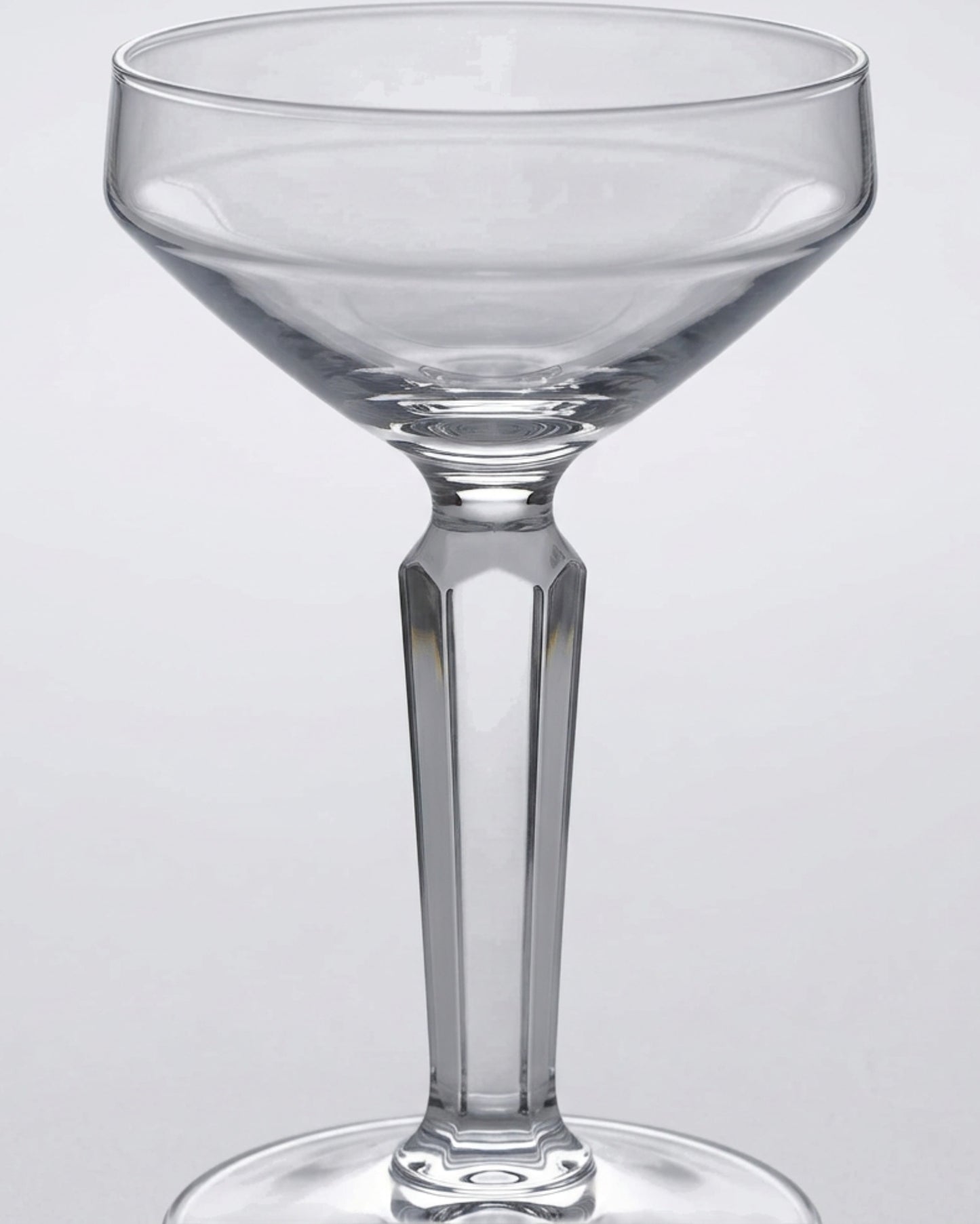 Xplvc Angular-Bowl Crystal Red Wine Glass Set of 4 Clear 16 oz - Detail view