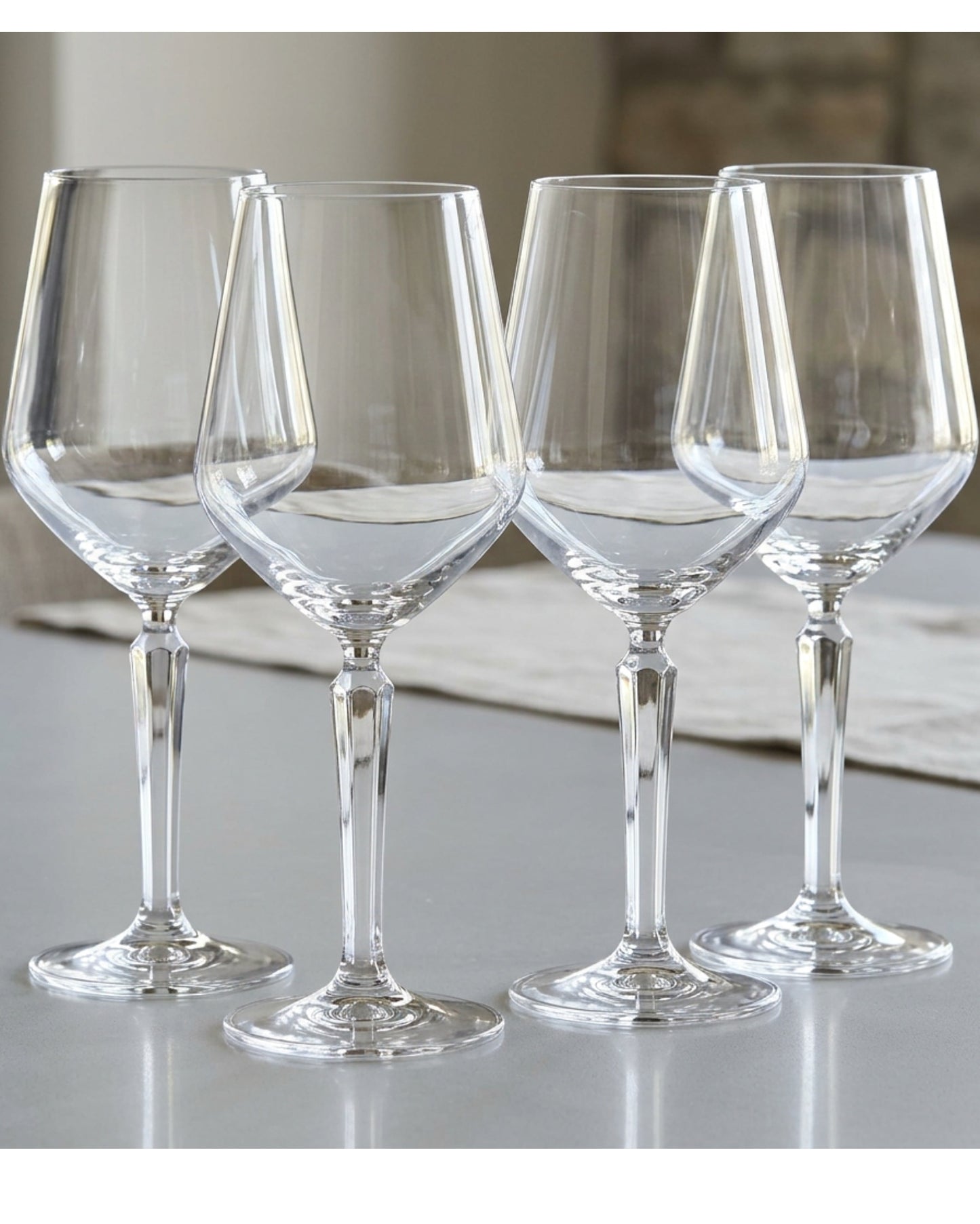 Xplvc Angular-Bowl Crystal Red Wine Glass Set of 4 Clear 16 oz - Lifestyle view